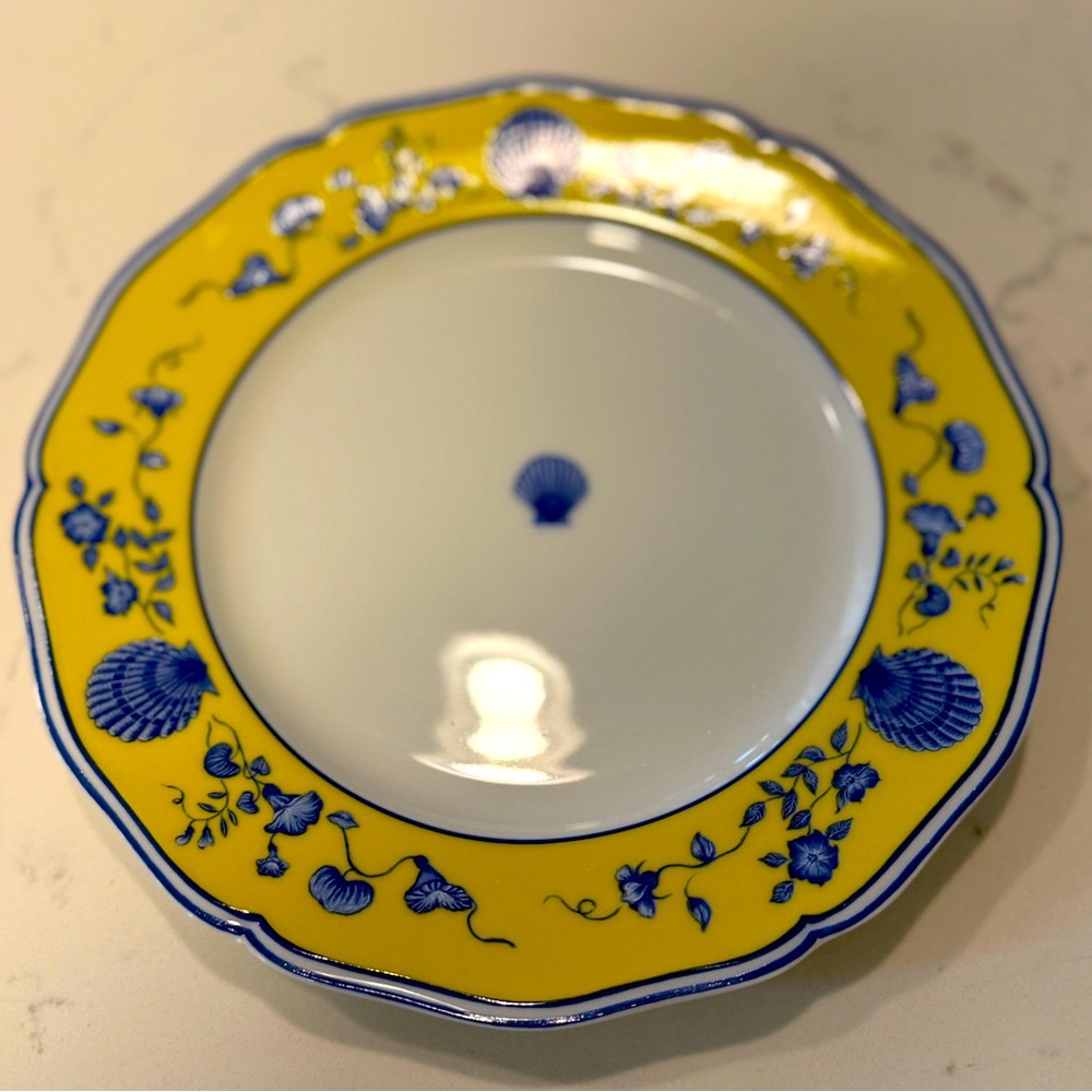 Costa Azzurra Salad/Dessert Plate
by LYNN CHASE
Set of 6
Vintage